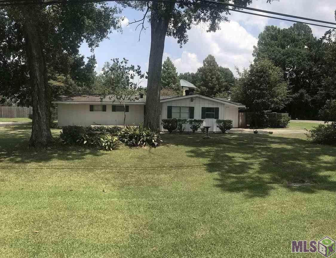 8675 Forest Hill Dr - Photo 1