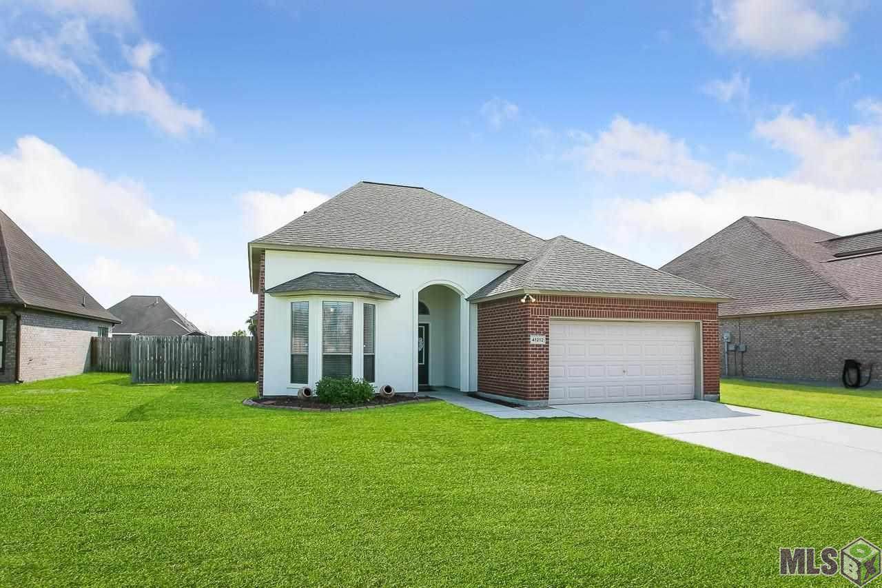 41212 Colonial Dr - Photo 1