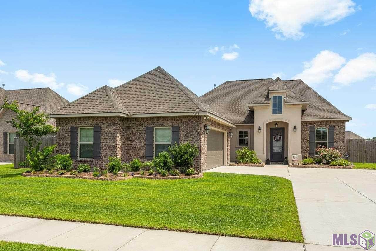 4646 Longwood Dr - Photo 1