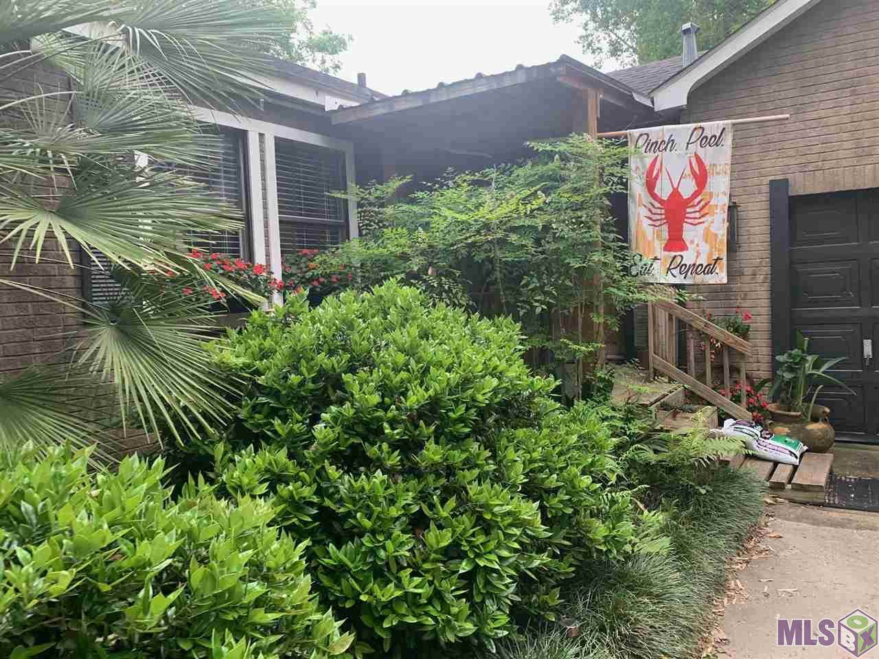 1934 Longwood Dr - Photo 1