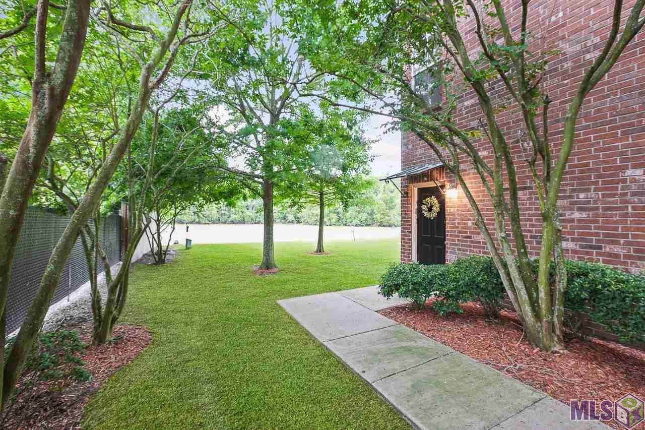 7300 Burbank Dr - Photo 1