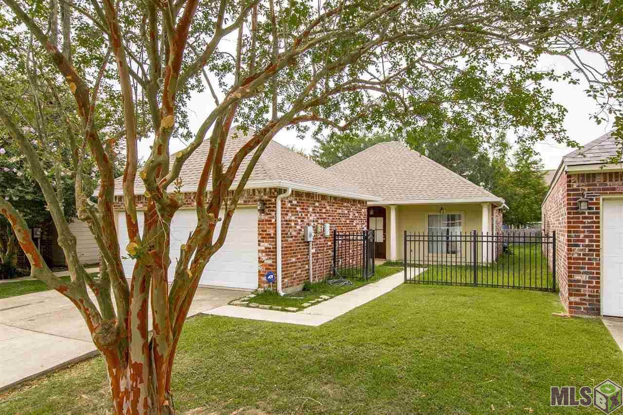 5624 Ducros Dr - Photo 1