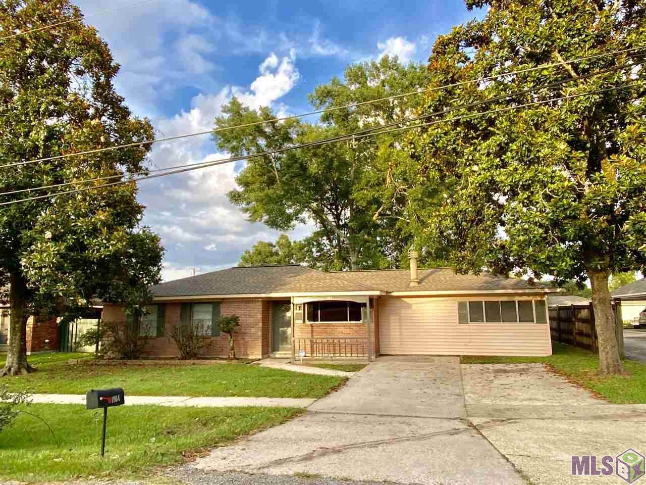 1004 Shirley Ave - Photo 1