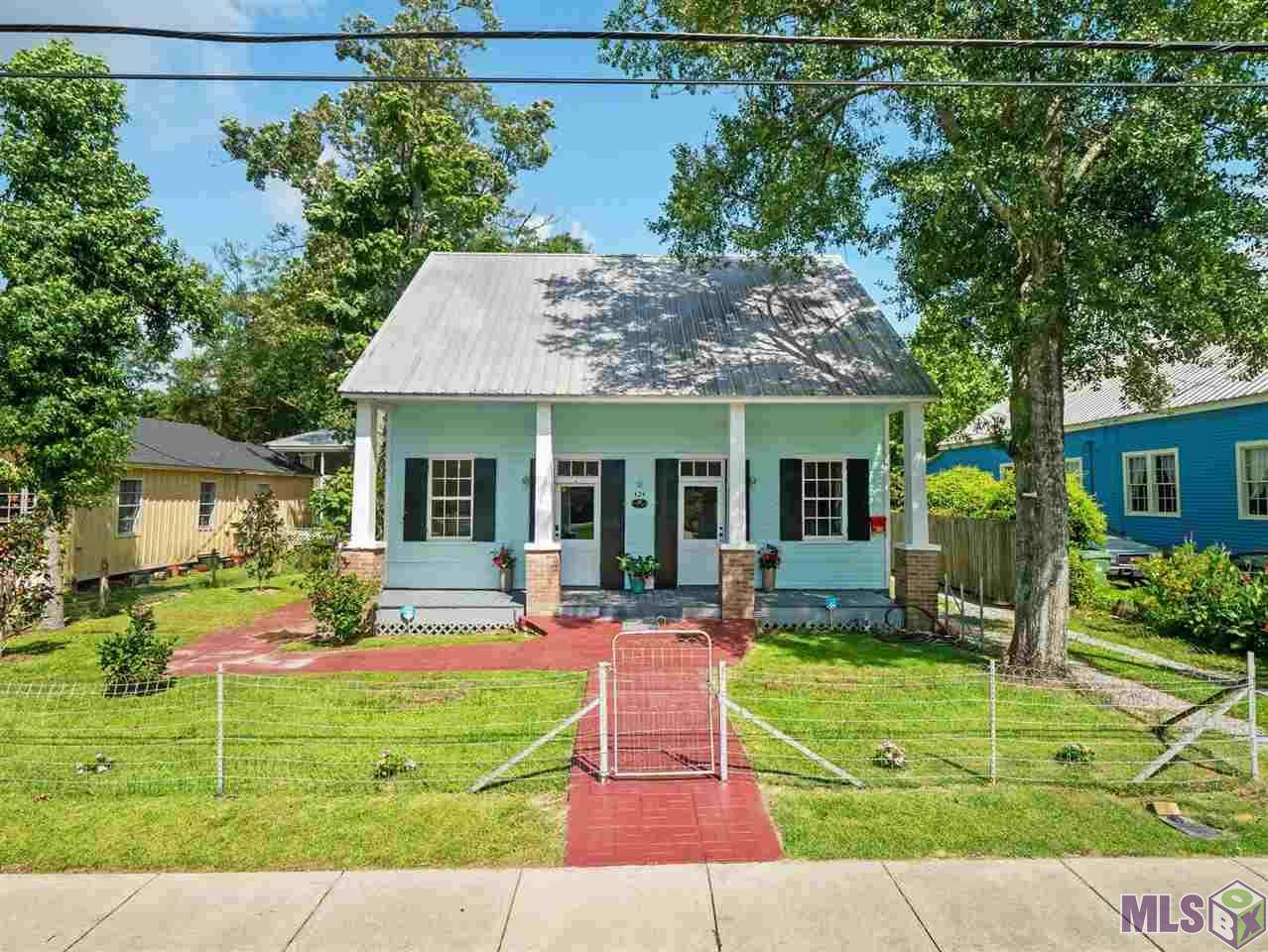 424 Gerard St - Photo 1