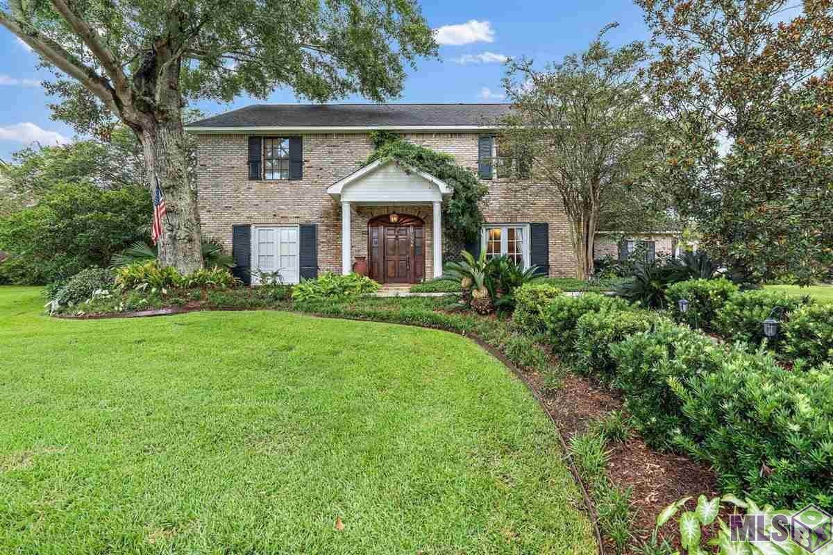 1554 Applewood Rd - Photo 1