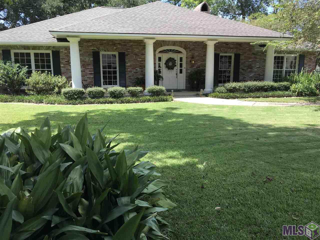 3042 Fairway Dr - Photo 1