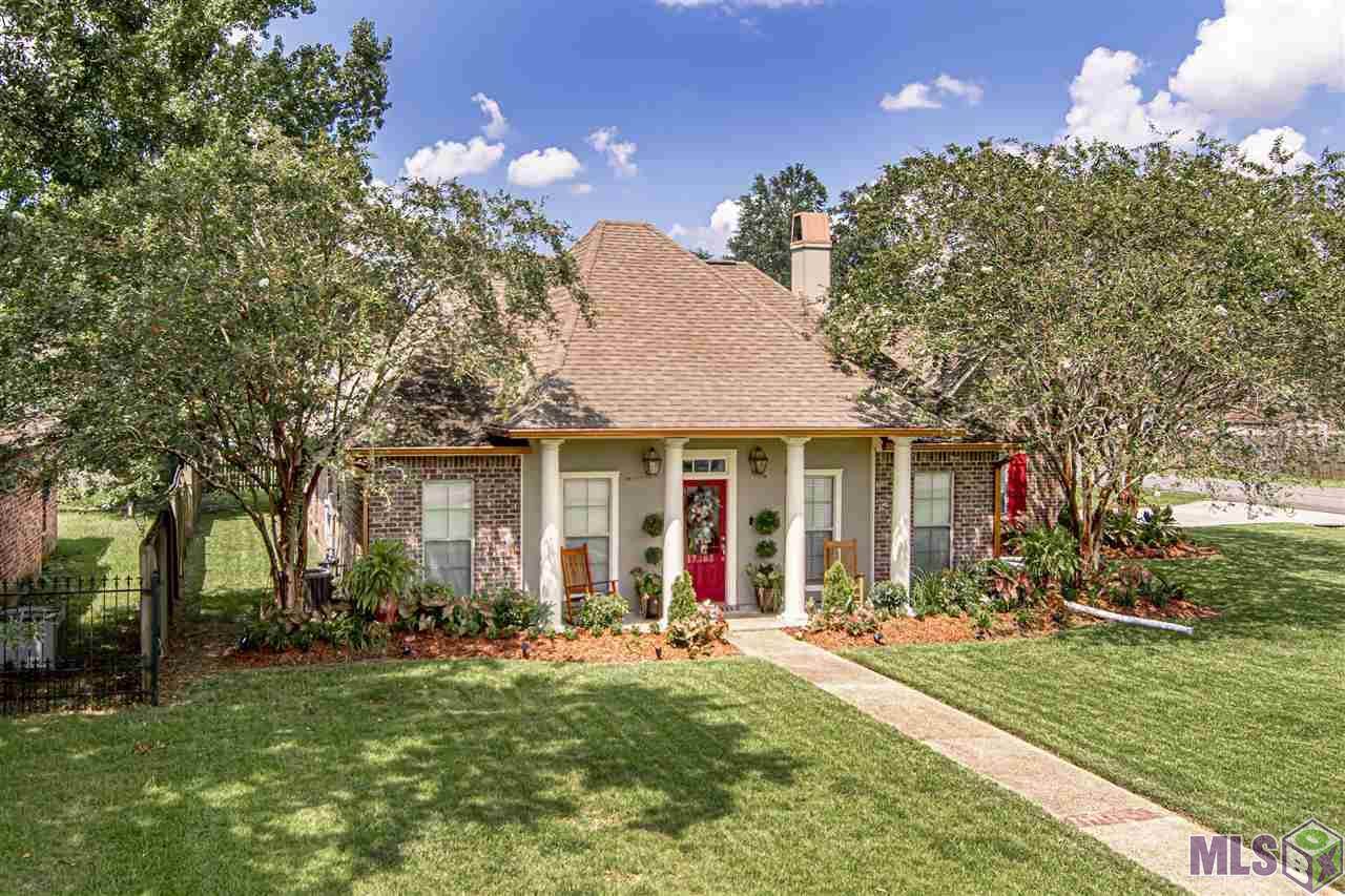 17385 Les Chenier St - Photo 1
