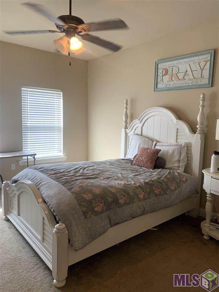 20027 Pecan Hill Dr - Photo 1