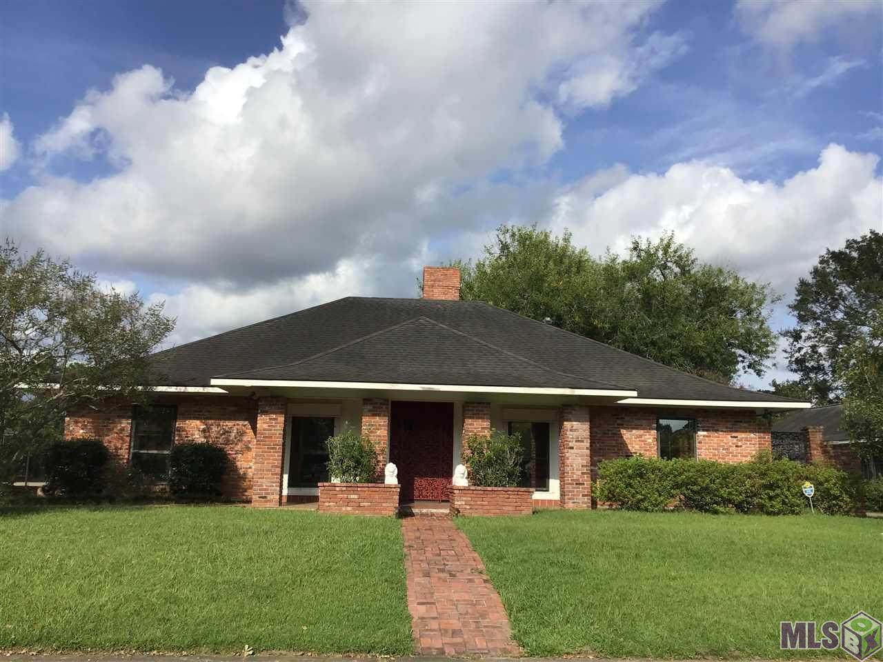 1163 Oakley Dr - Photo 1