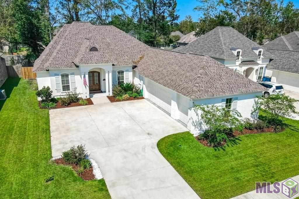 37534 Cypress Hollow Ave - Photo 1