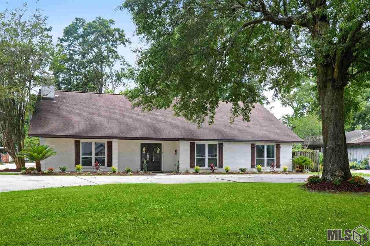 10233 Parkview Dr - Photo 1