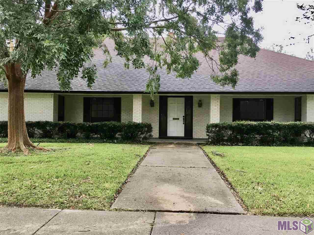 12533 Goodwood Blvd - Photo 1