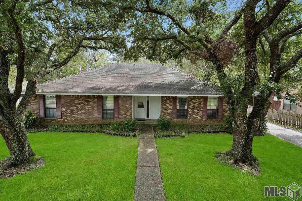 8764 Sharlane Dr - Photo 1