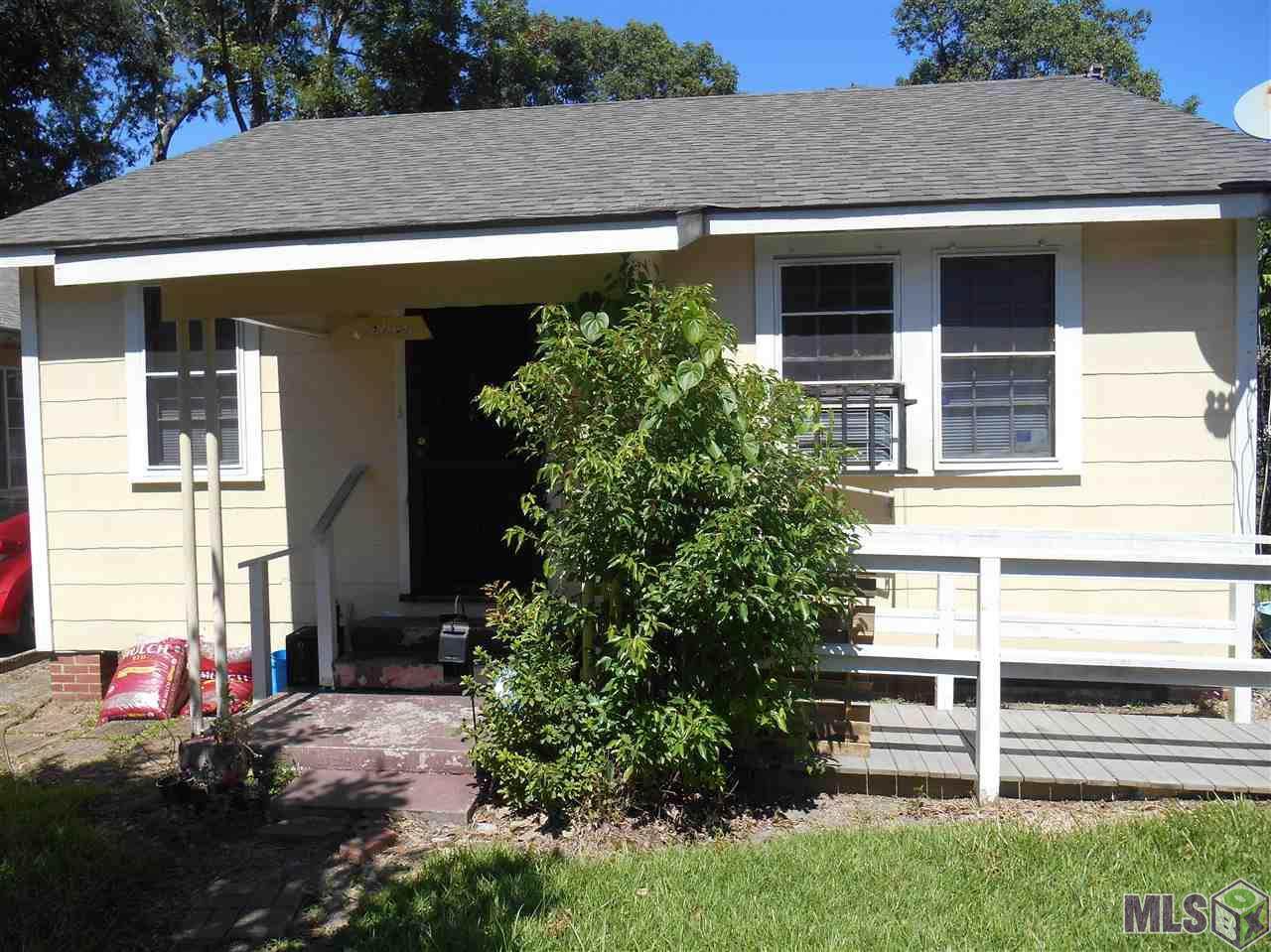 2445 Edgewood Cir - Photo 1
