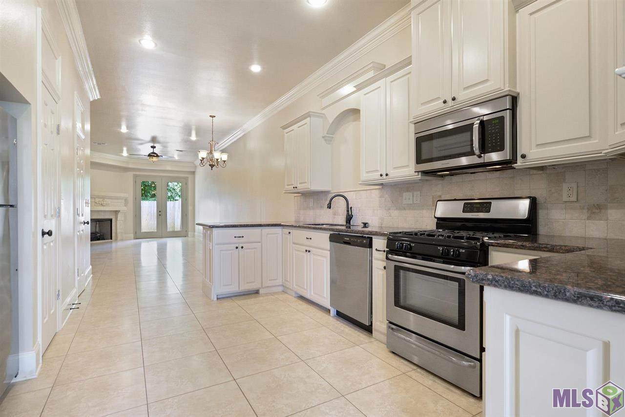 17296 De Gage - Photo 1