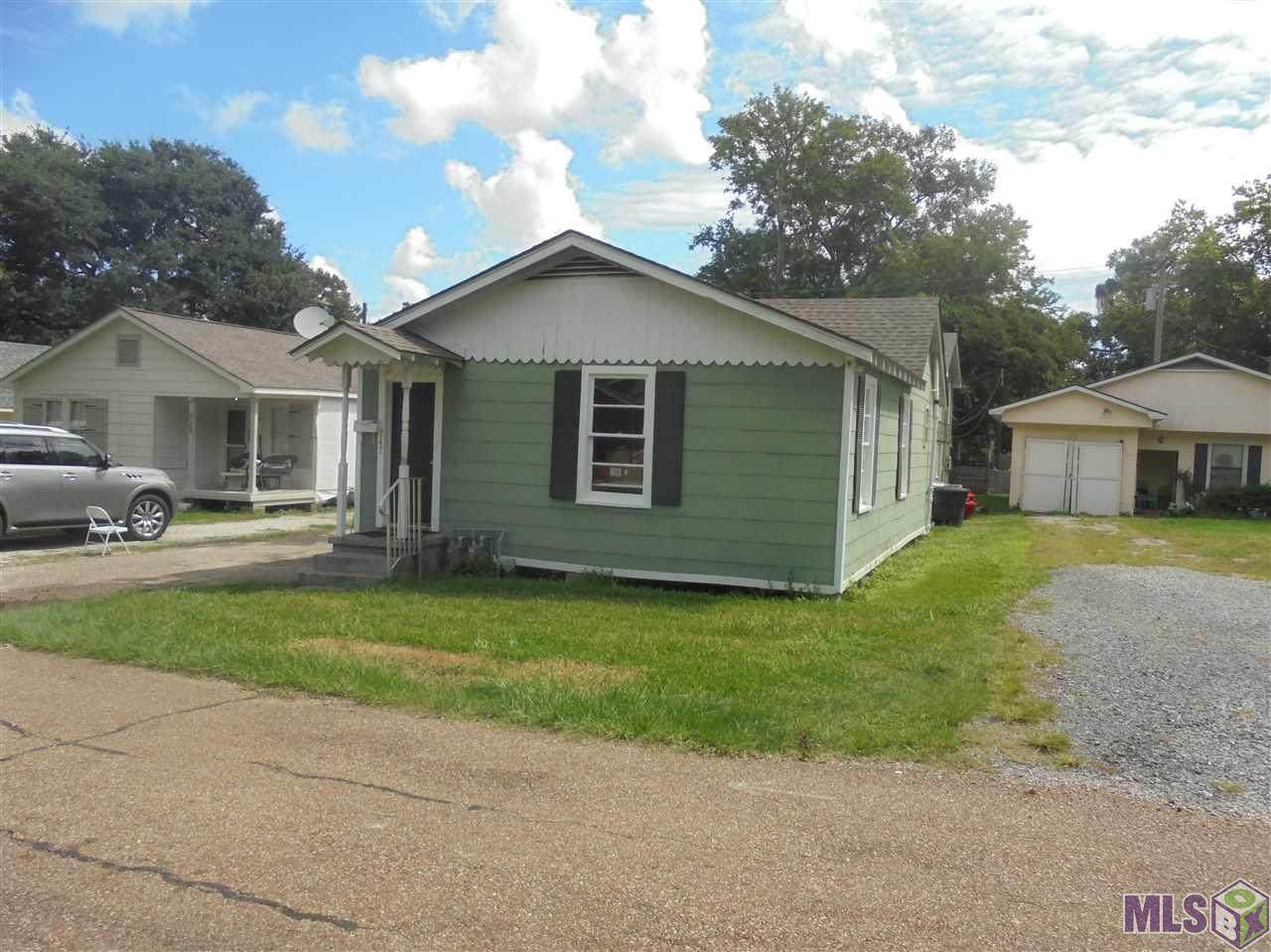 747 Florence St - Photo 1