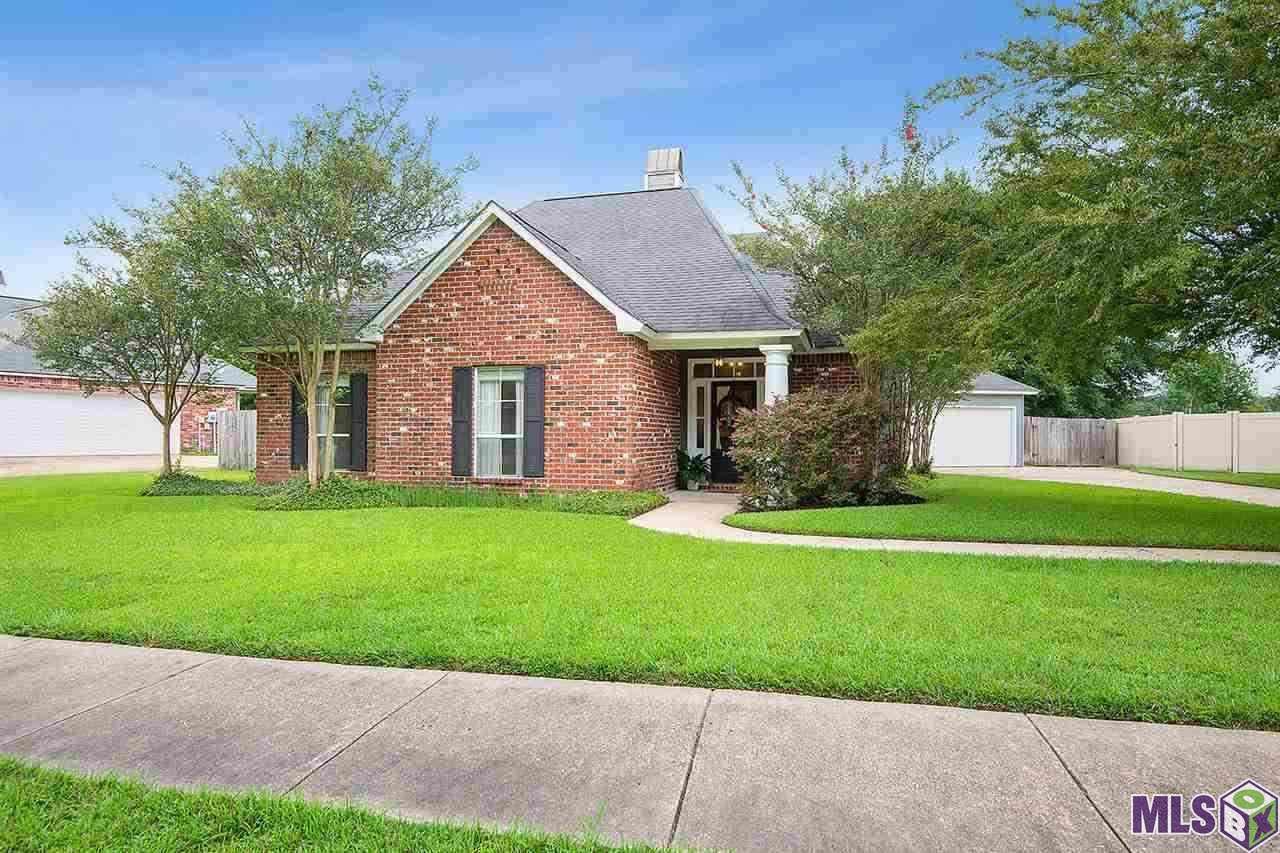 1551 Ravenway Dr - Photo 1