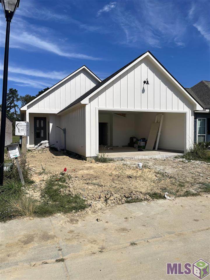 15543 Fields Creek Ave - Photo 1