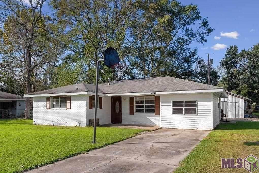 9279 Randall Ave - Photo 1