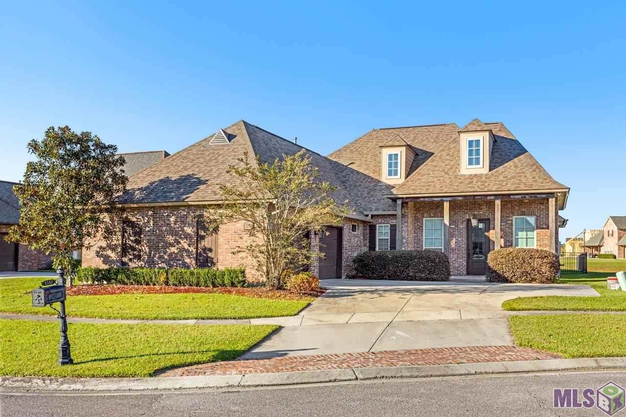 1381 Adare Dr - Photo 1