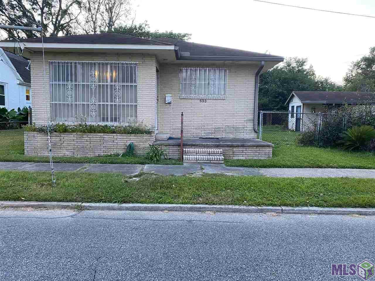 533 17TH ST - Photo 1