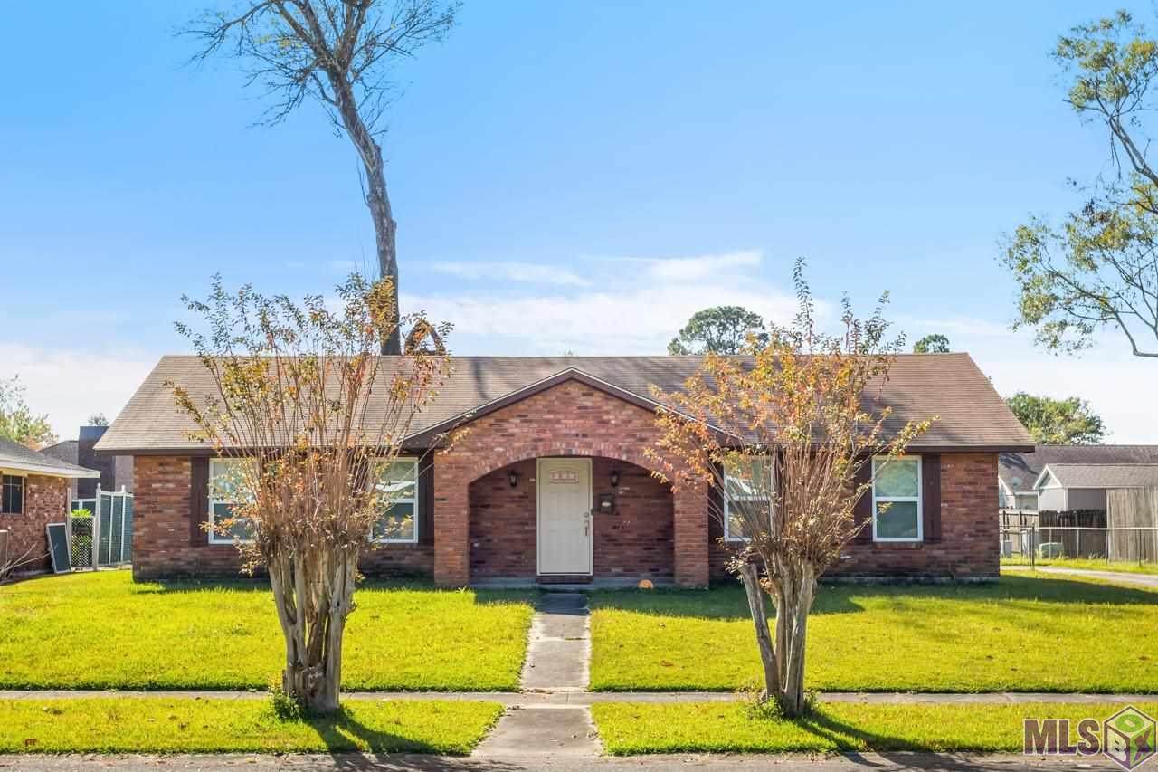 12440 Parkwood Dr - Photo 1