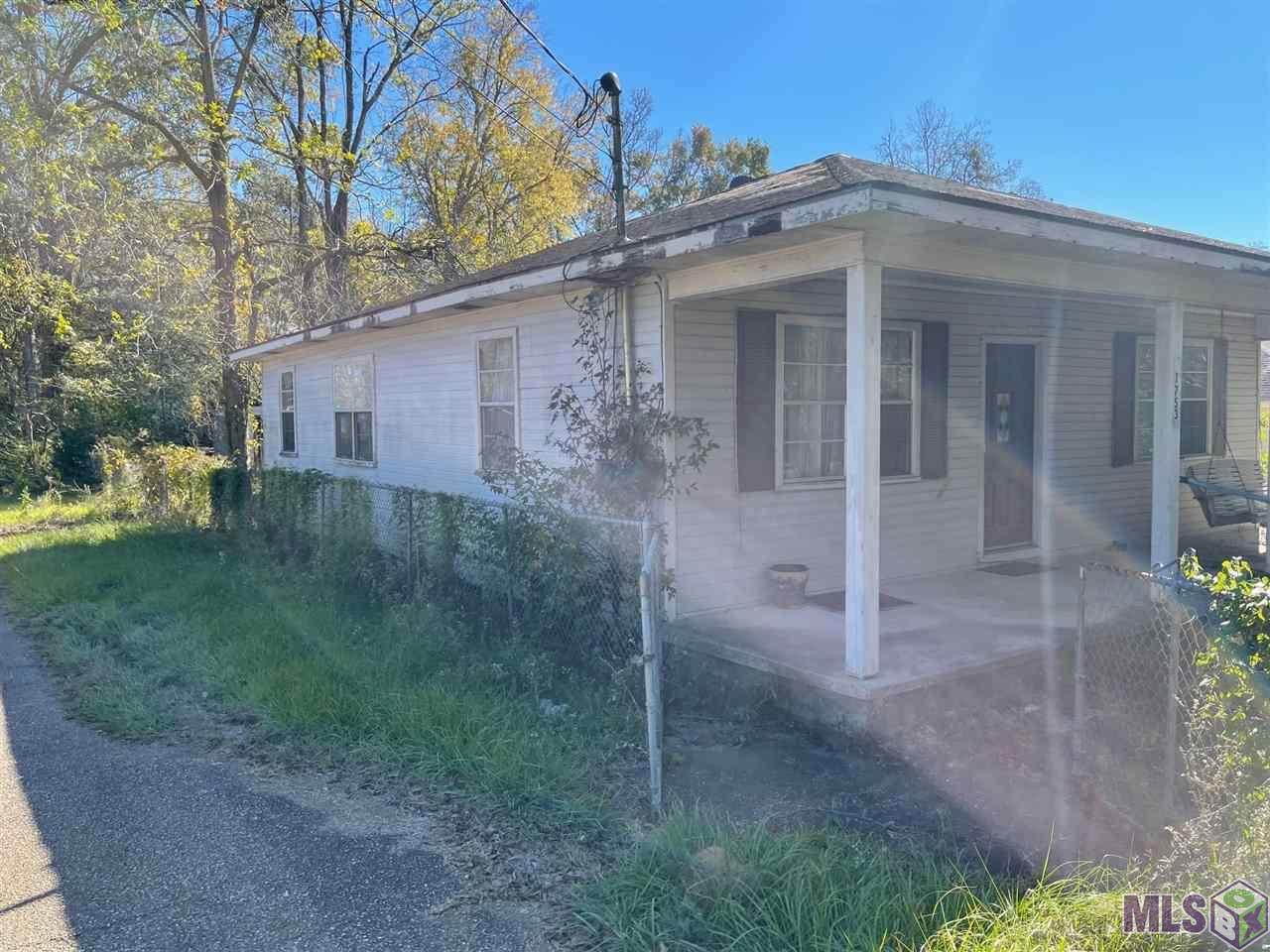 1753 Hovey Ave - Photo 1