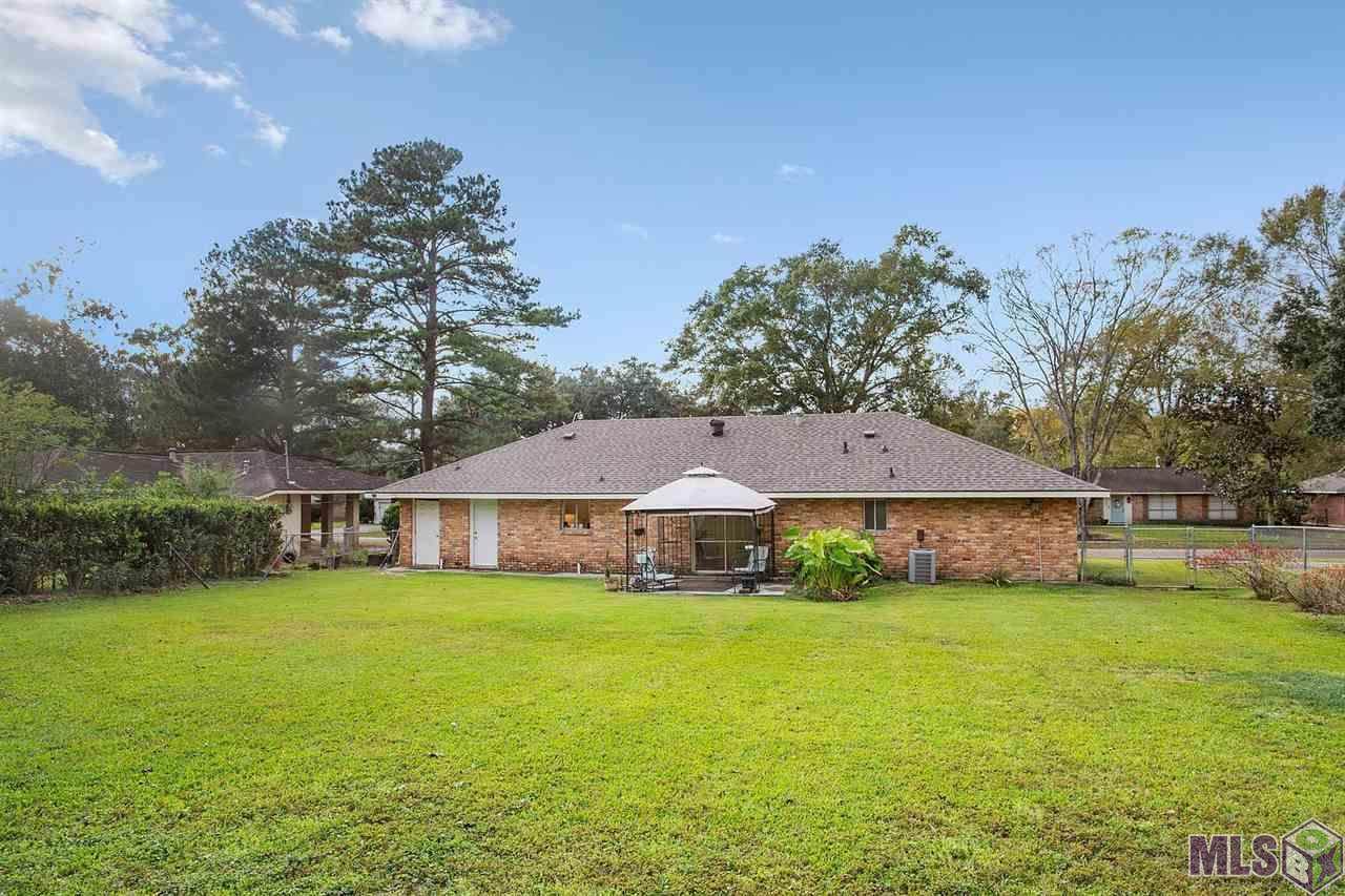 1076 Wylie Dr - Photo 1