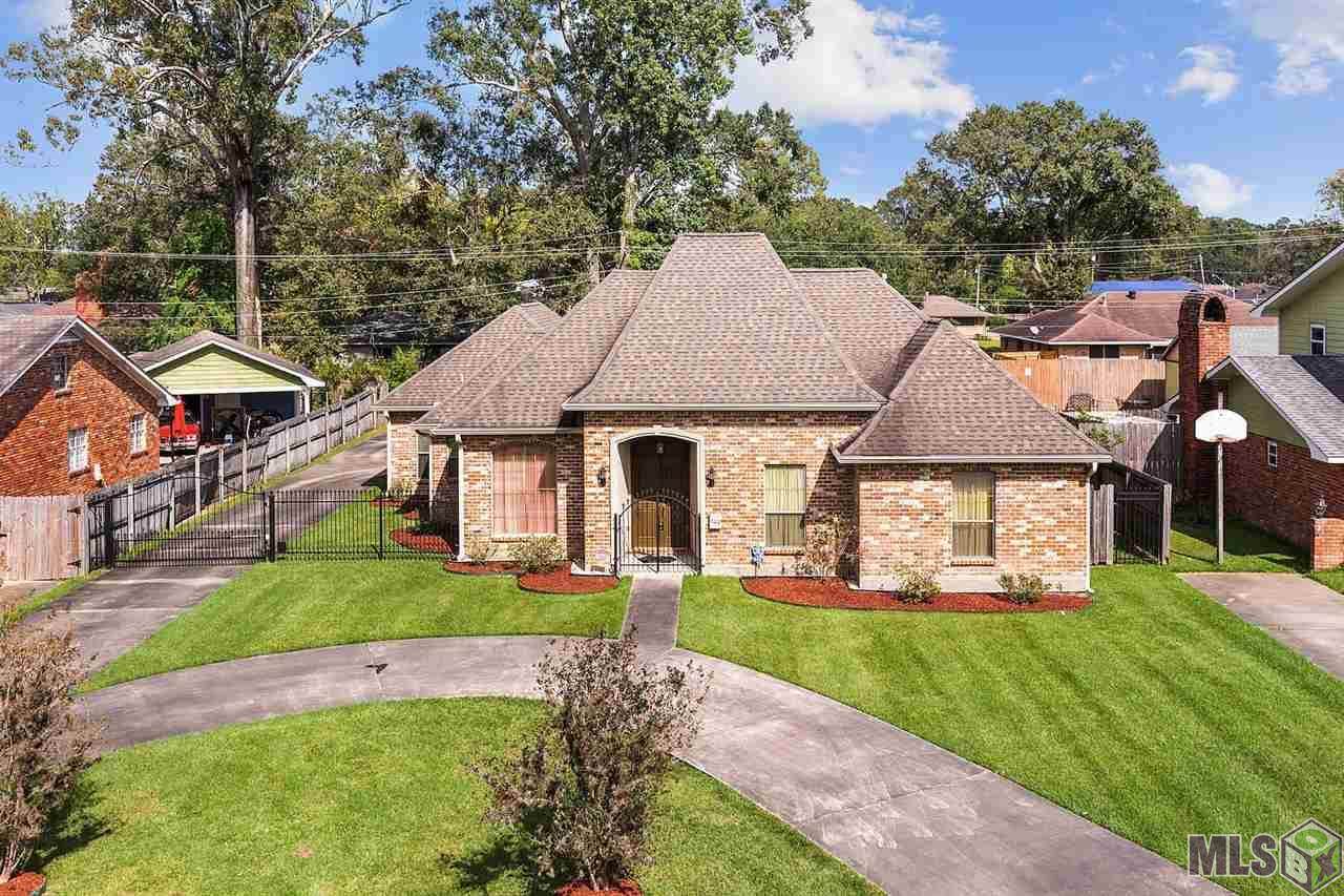 944 Wooddale Blvd - Photo 1