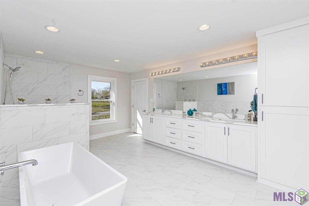 10920 Cal Rd - Photo 1