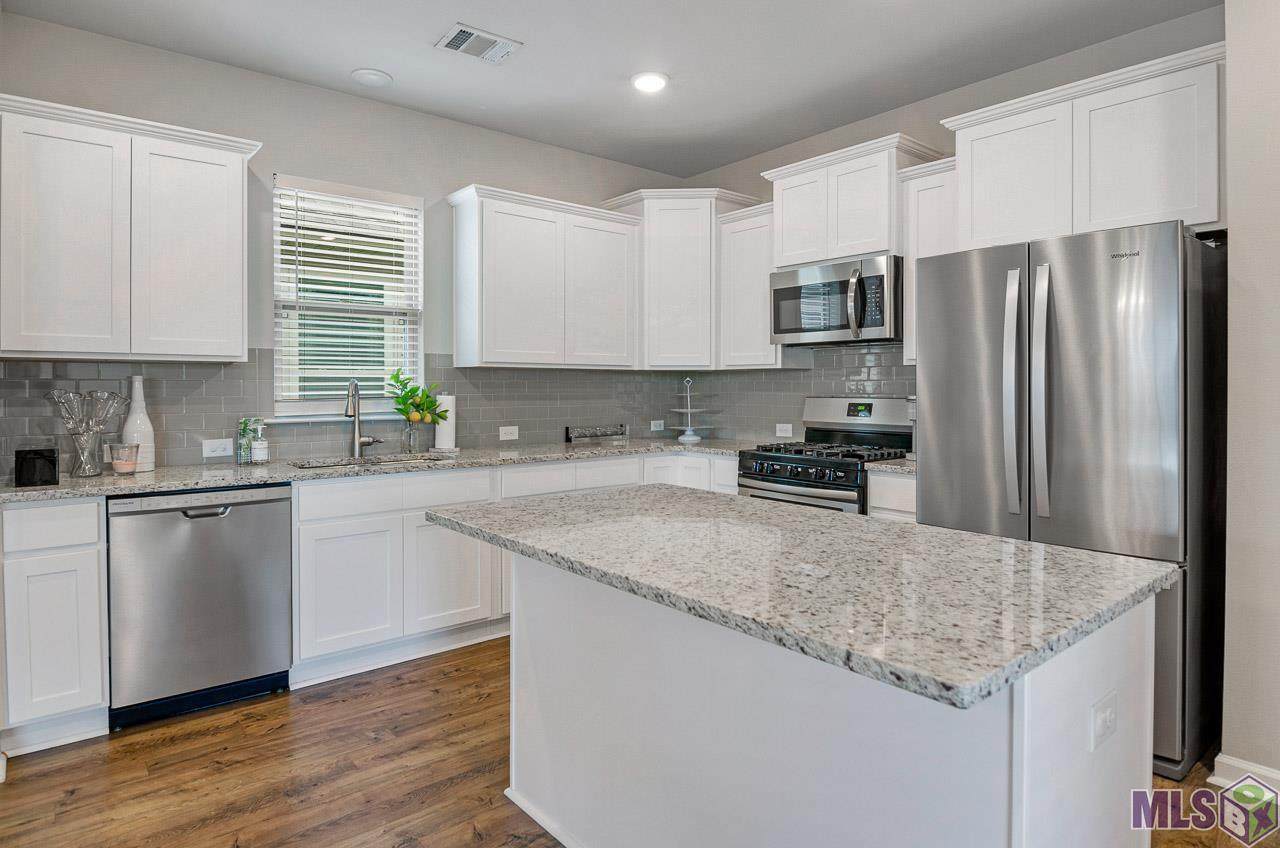 7643 Waterview Dr - Photo 1