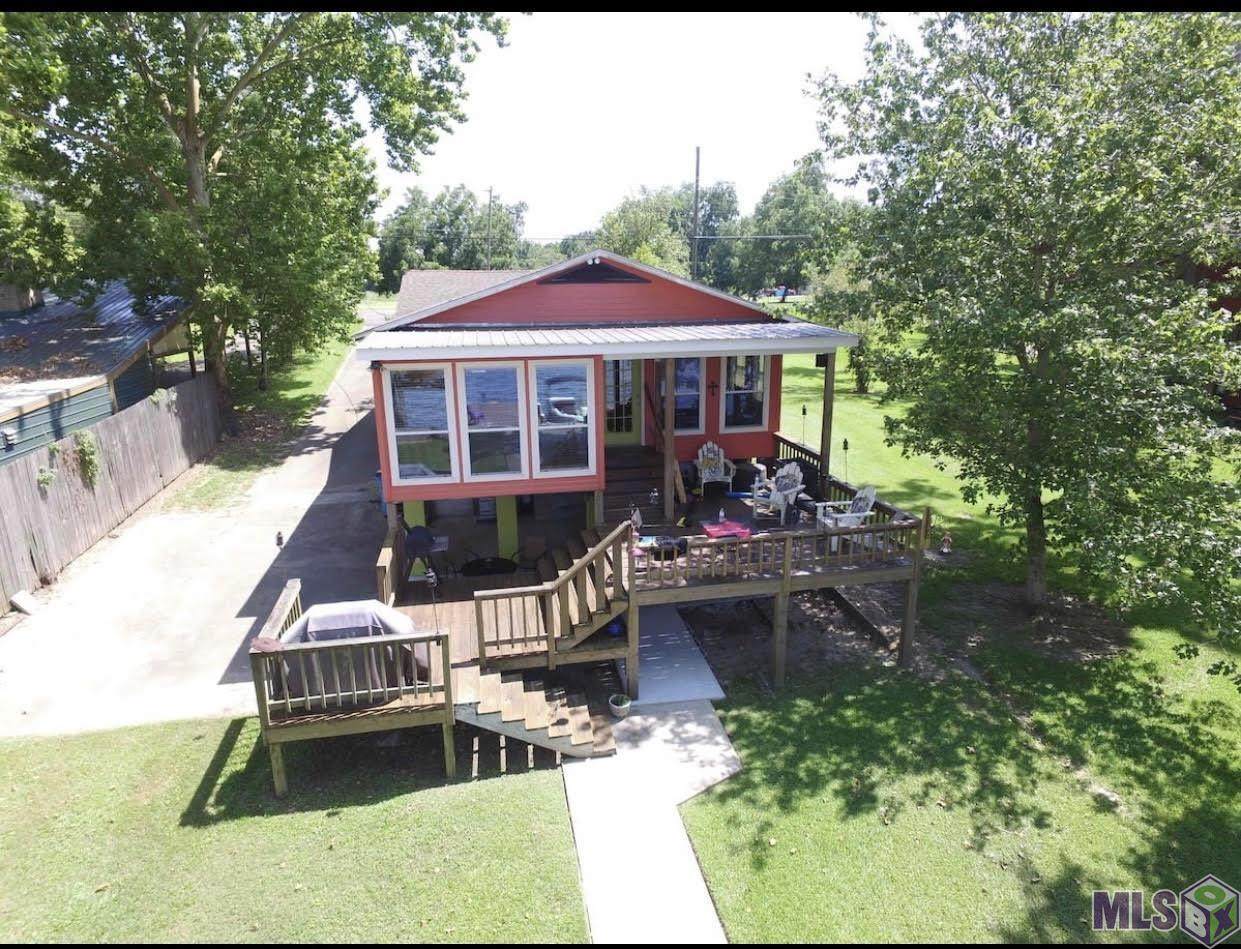 10105 Island Rd - Photo 1