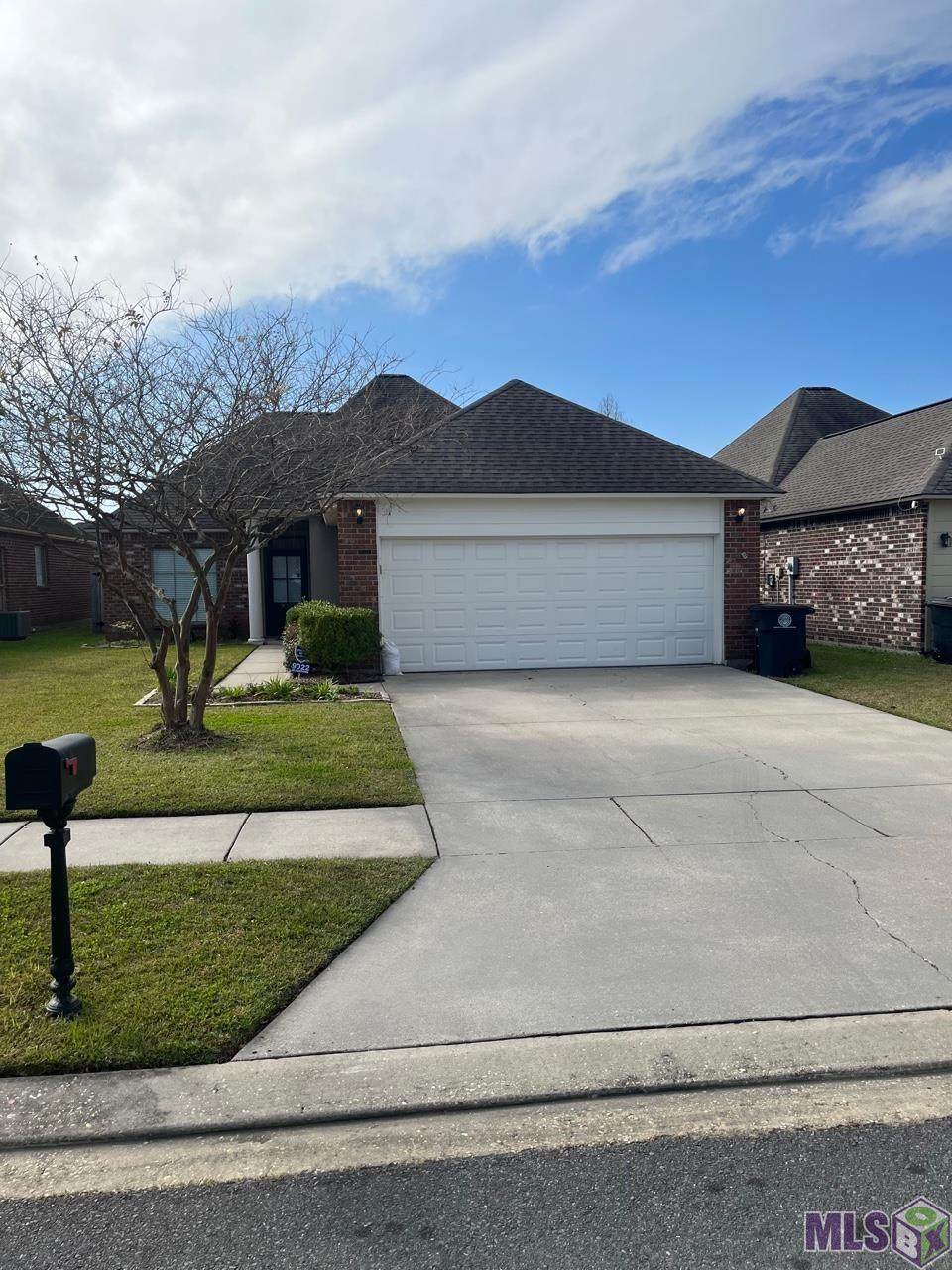 9022 Winding Lake Ave - Photo 1