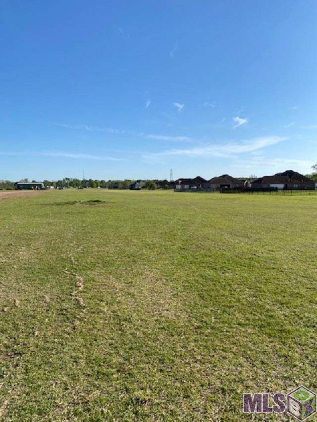 11004 Cessna St - Photo 1
