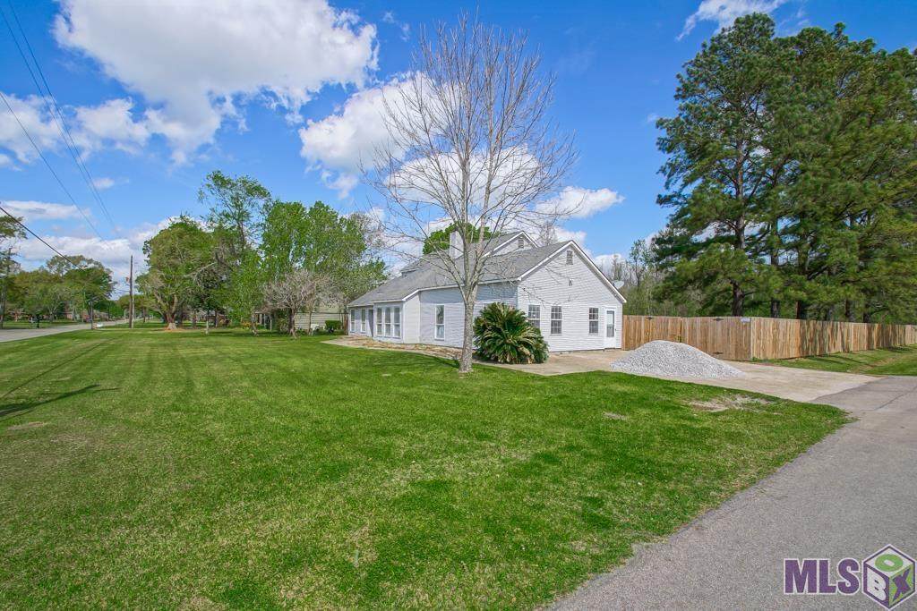 3068 Emily Dr - Photo 1
