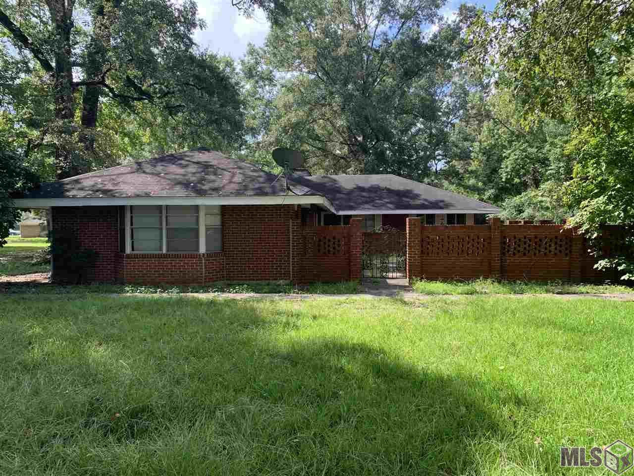 9178 Hooper Rd - Photo 1