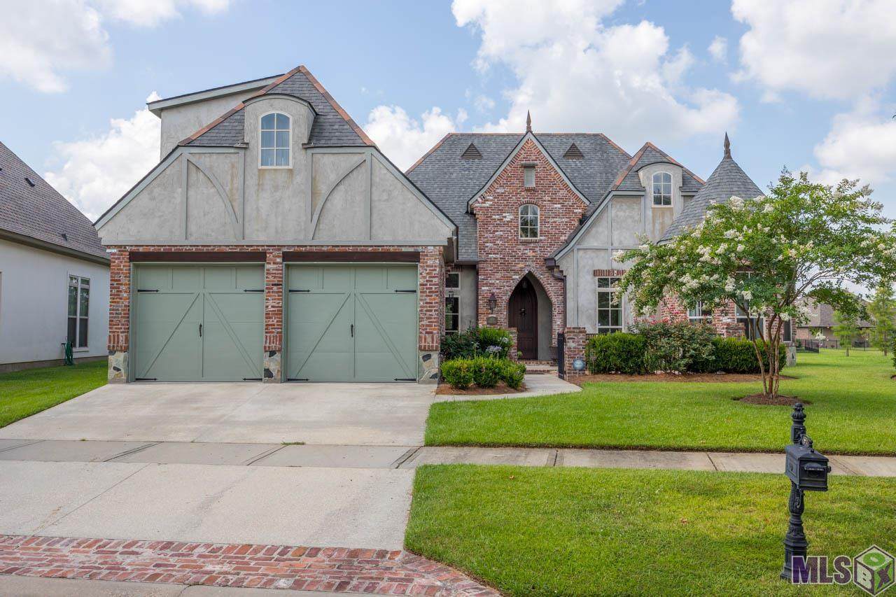 1528 Berwick Bend - Photo 1