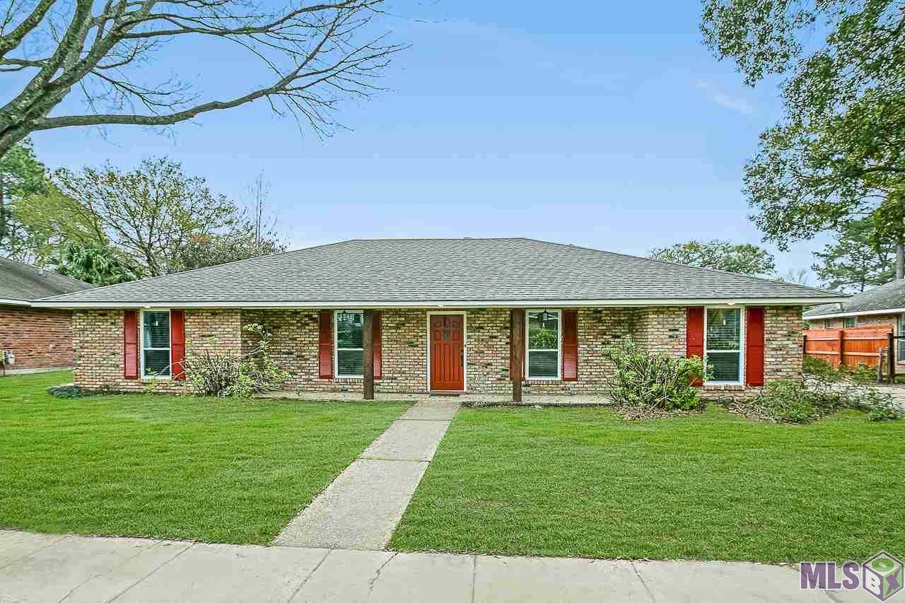 1216 Stoneliegh Dr - Photo 1
