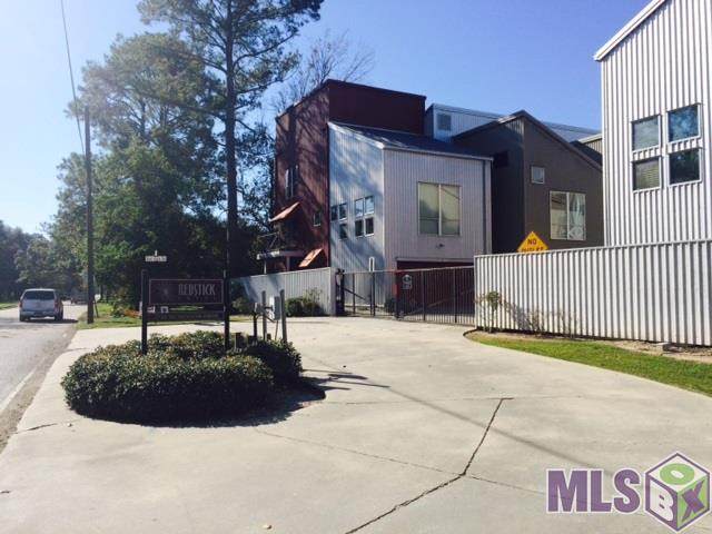 1720 Nicholson Dr - Photo 1
