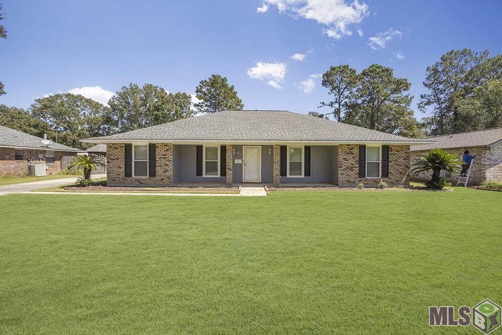 914 Angee Dr - Photo 1