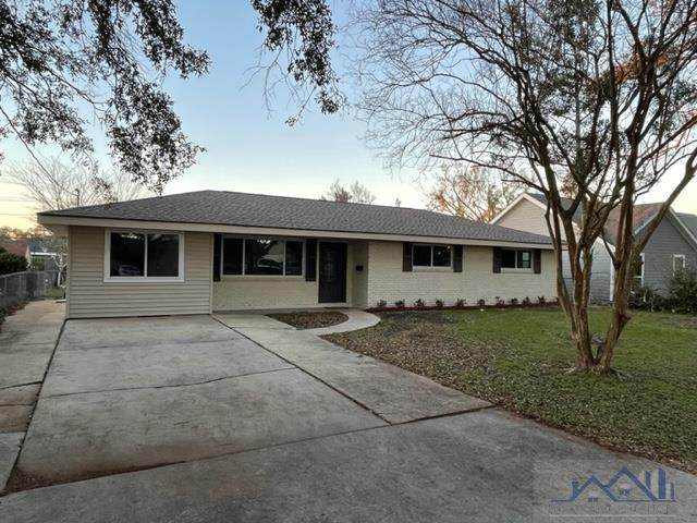 601 Broadmoor Ave - Photo 1