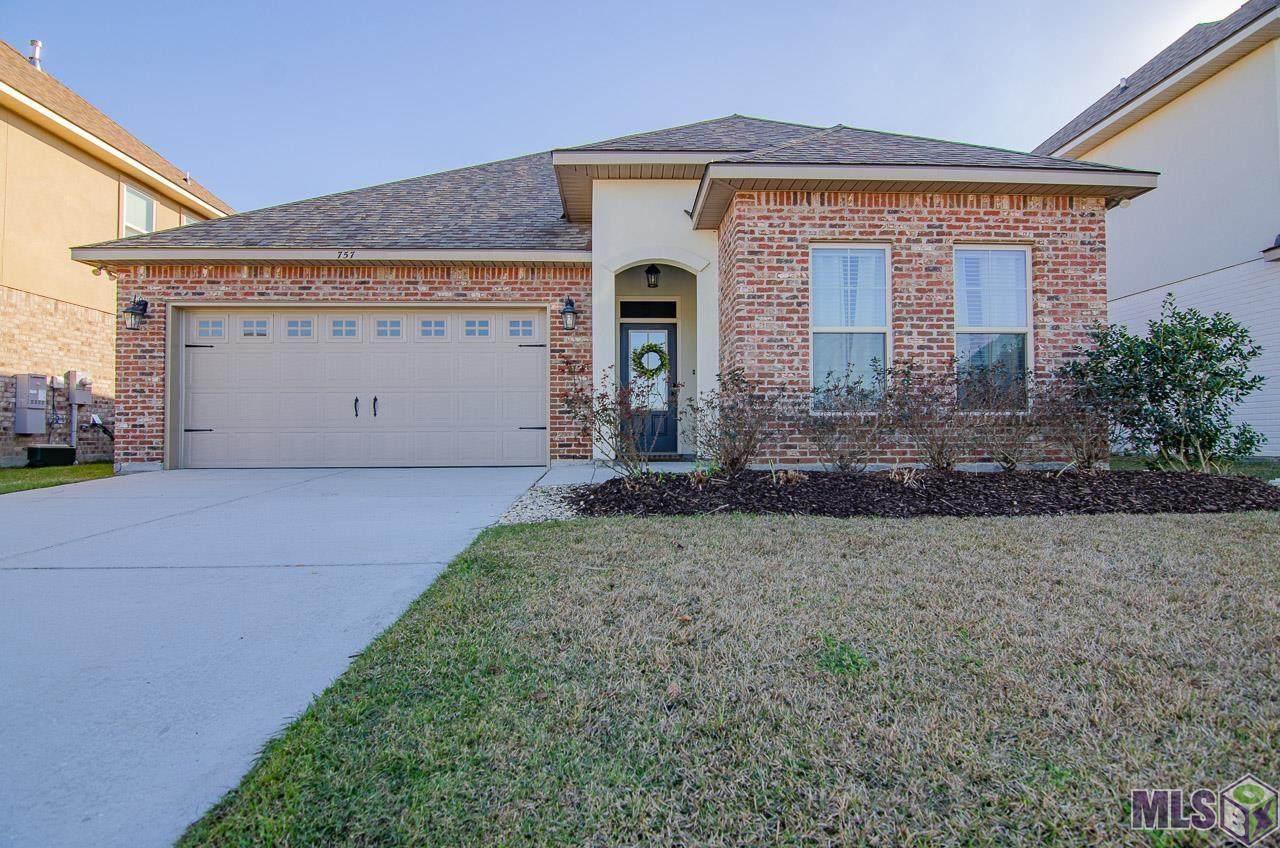 757 Beaumont Dr - Photo 1
