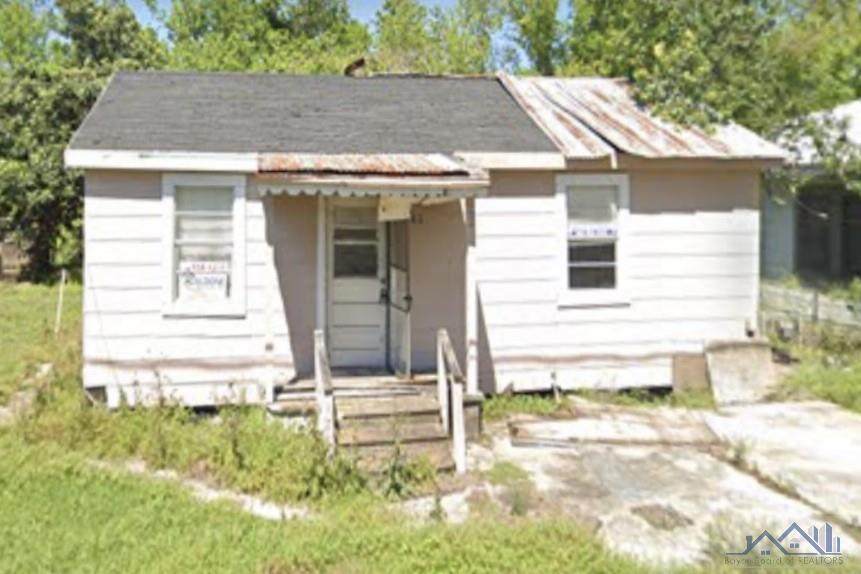 221 Carlos Street - Photo 1