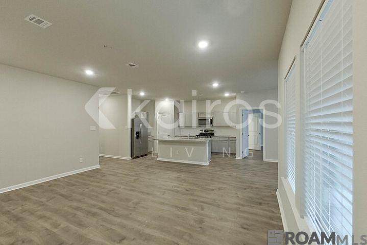https://bt-photos.global.ssl.fastly.net/batonrouge/orig_boomver_1_2025004401-2.jpg
