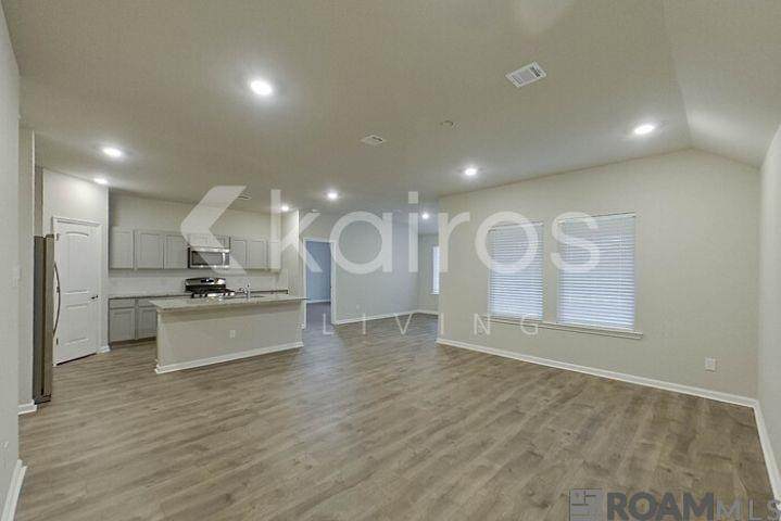 https://bt-photos.global.ssl.fastly.net/batonrouge/orig_boomver_1_2025004401-2.jpg