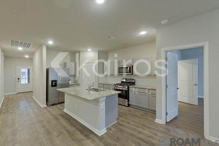 https://bt-photos.global.ssl.fastly.net/batonrouge/orig_boomver_1_2025004401-2.jpg
