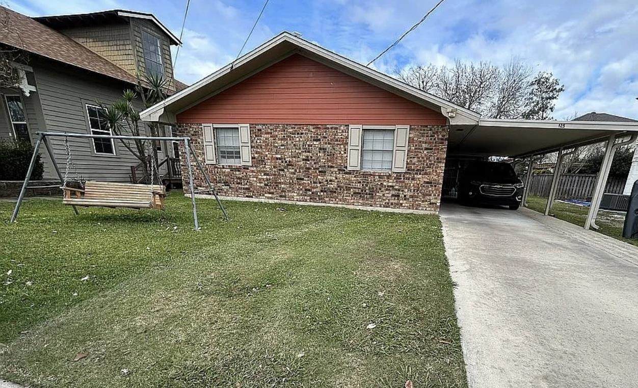 125 St Clair Street - Photo 1