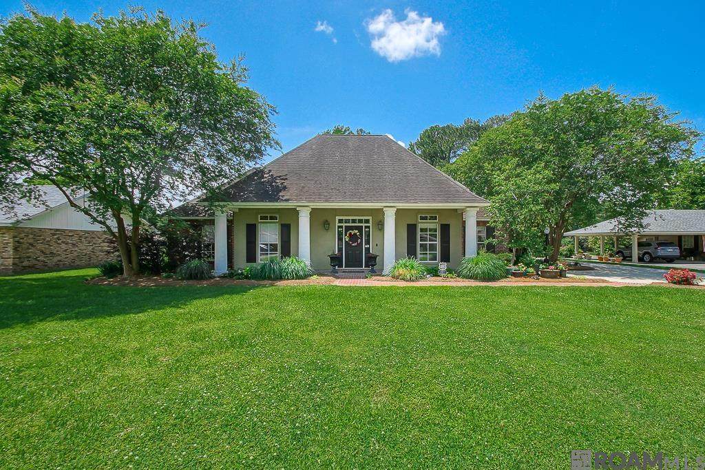 331 Pecan Ave - Photo 1