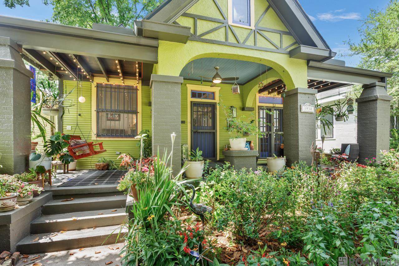 1938 Wisteria St - Photo 1
