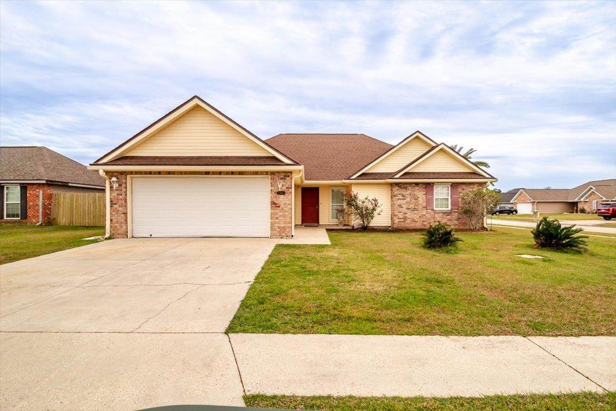304 Dawes Street - Photo 1